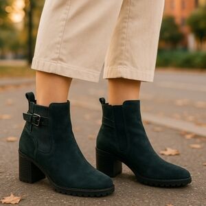 Blonde Tola waterproof Suede ankle boots. Size 7.5